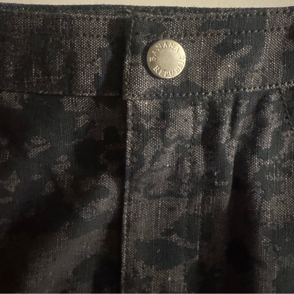 Banana Republic Black Floral jean Skirt - Picture 6 of 8
